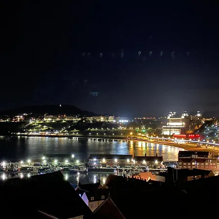 Beautiful 3 Bed With Stunning Sea And Harbour Views *