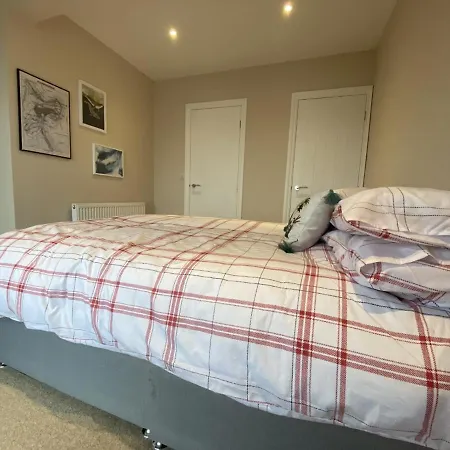 Beautiful 3 Bed With Stunning Sea And Harbour Views *