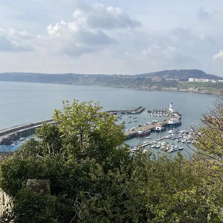 Beautiful 3 Bed With Stunning Sea And Harbour Views