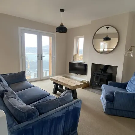 Beautiful 3 Bed With Stunning Sea And Harbour Views * Scarborough